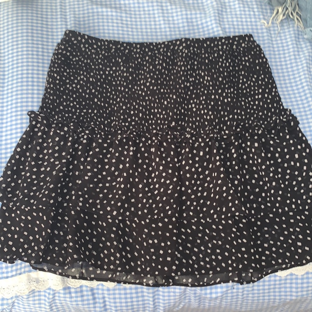 Vestique black and white ruffle skirt. Size small